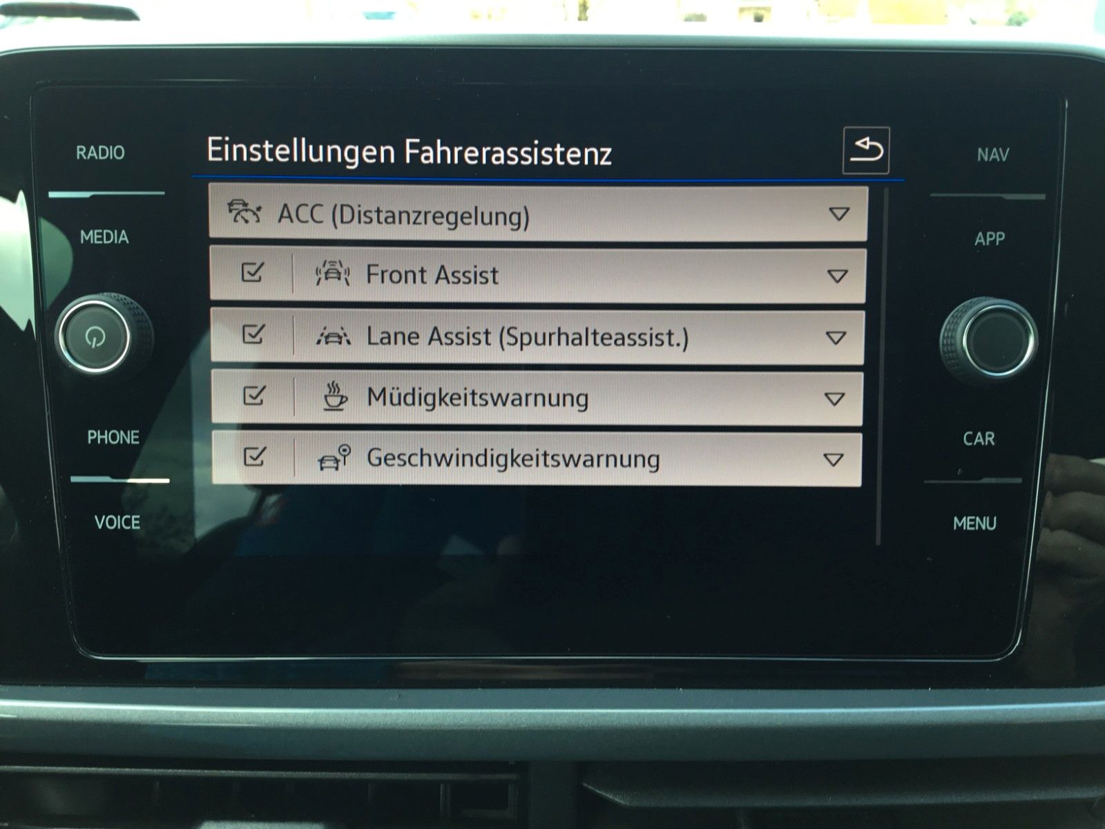 Fahrzeugabbildung Volkswagen T-Roc 1.5 TSI DSG Style+ACC+MatrixLED+Kessy+Navi