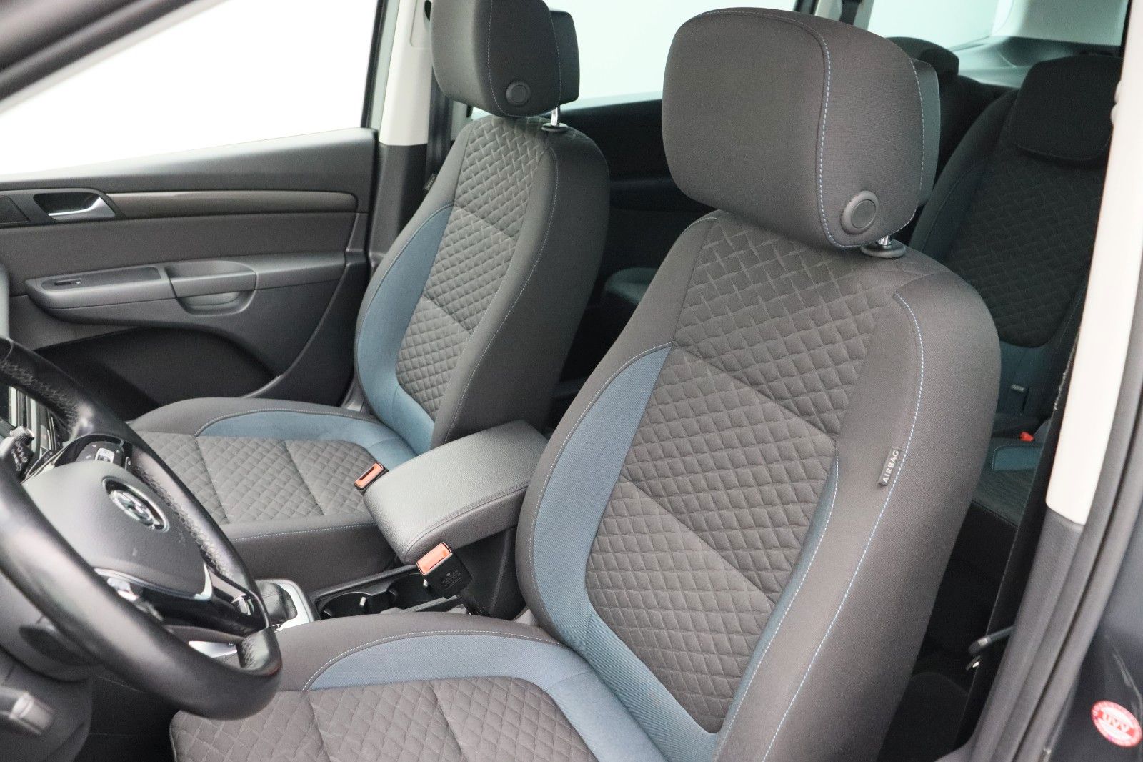 Fahrzeugabbildung Volkswagen Sharan 2.0 IQ.DRIVE ACC NAVI AHK R-Kamera