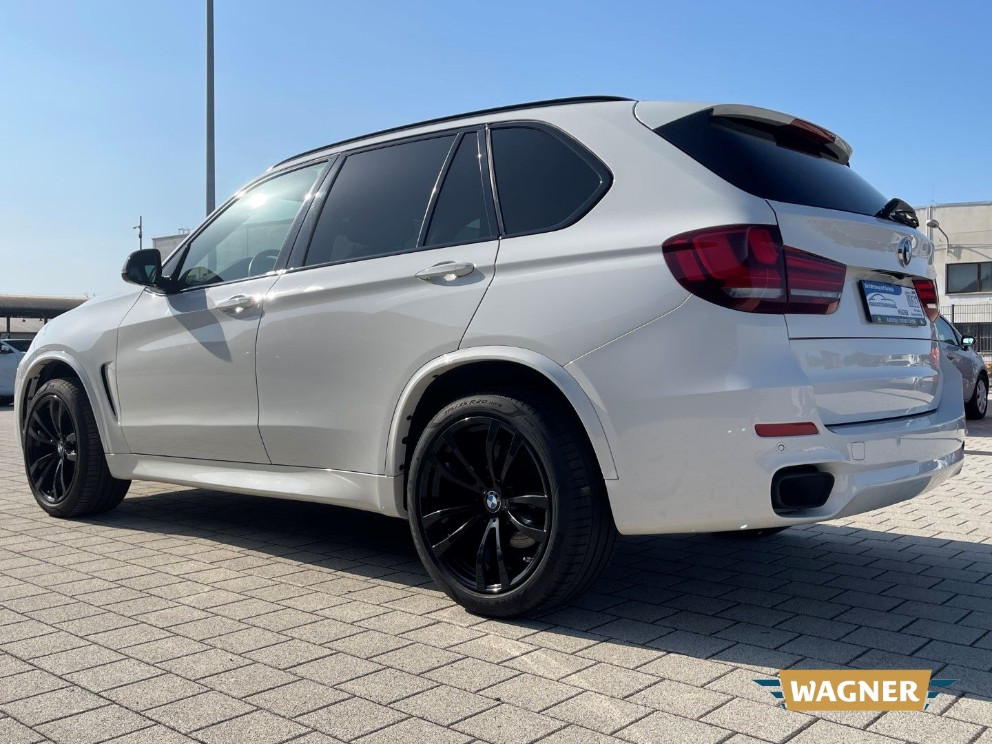 Fahrzeugabbildung BMW X5 xDrive 30 d M-Sport Standheizung Keyless