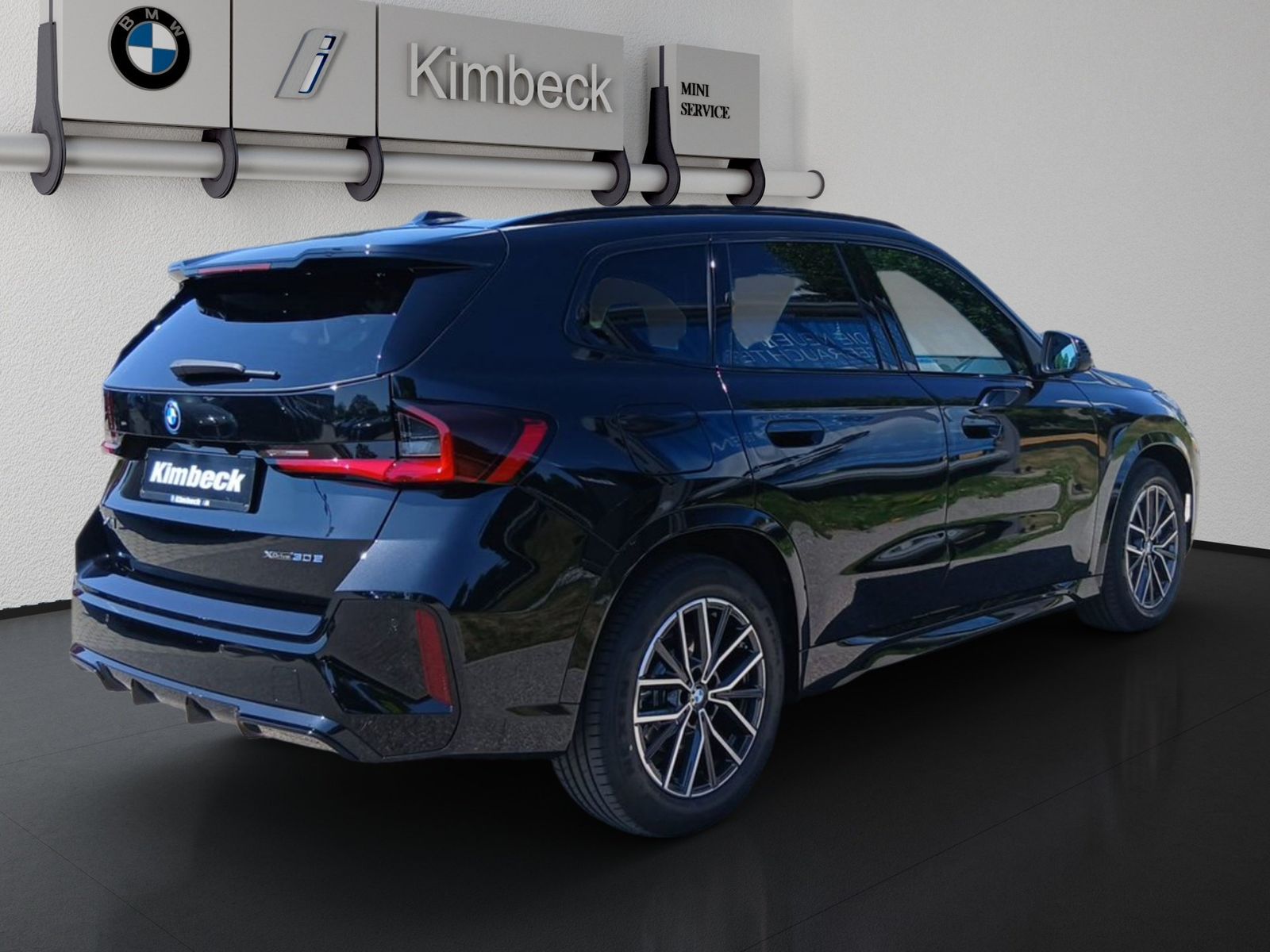 BMW X1 xDrive30e M SPORT LED HeadUp DrivingAss ParkA imagem 3