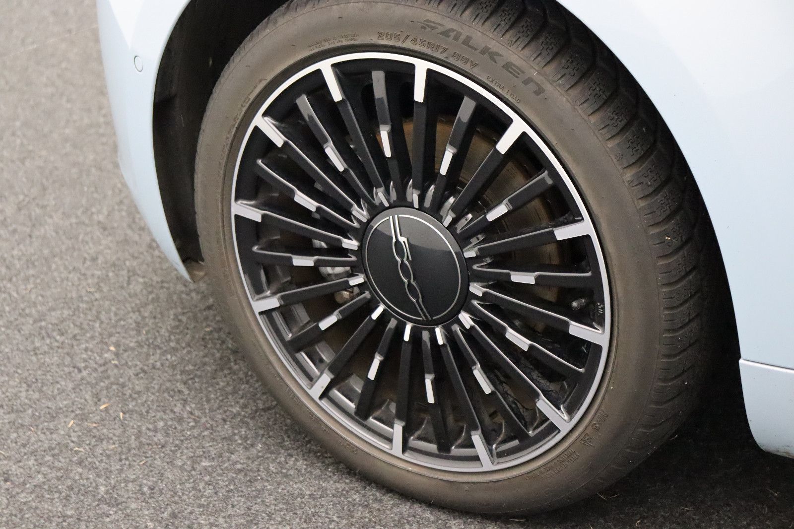 Fahrzeugabbildung Fiat 500e La Prima incl. Wallbox