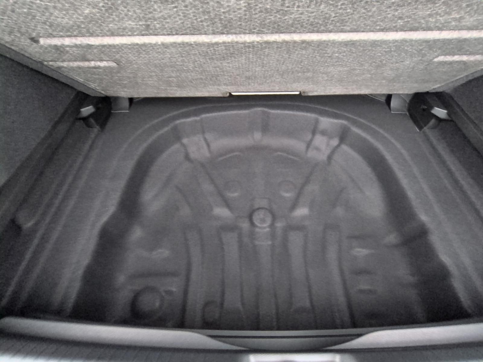 Volkswagen Golf VIII 1.5 eTSI DSG Goal LED+PANO+AHK, миниатюра 17