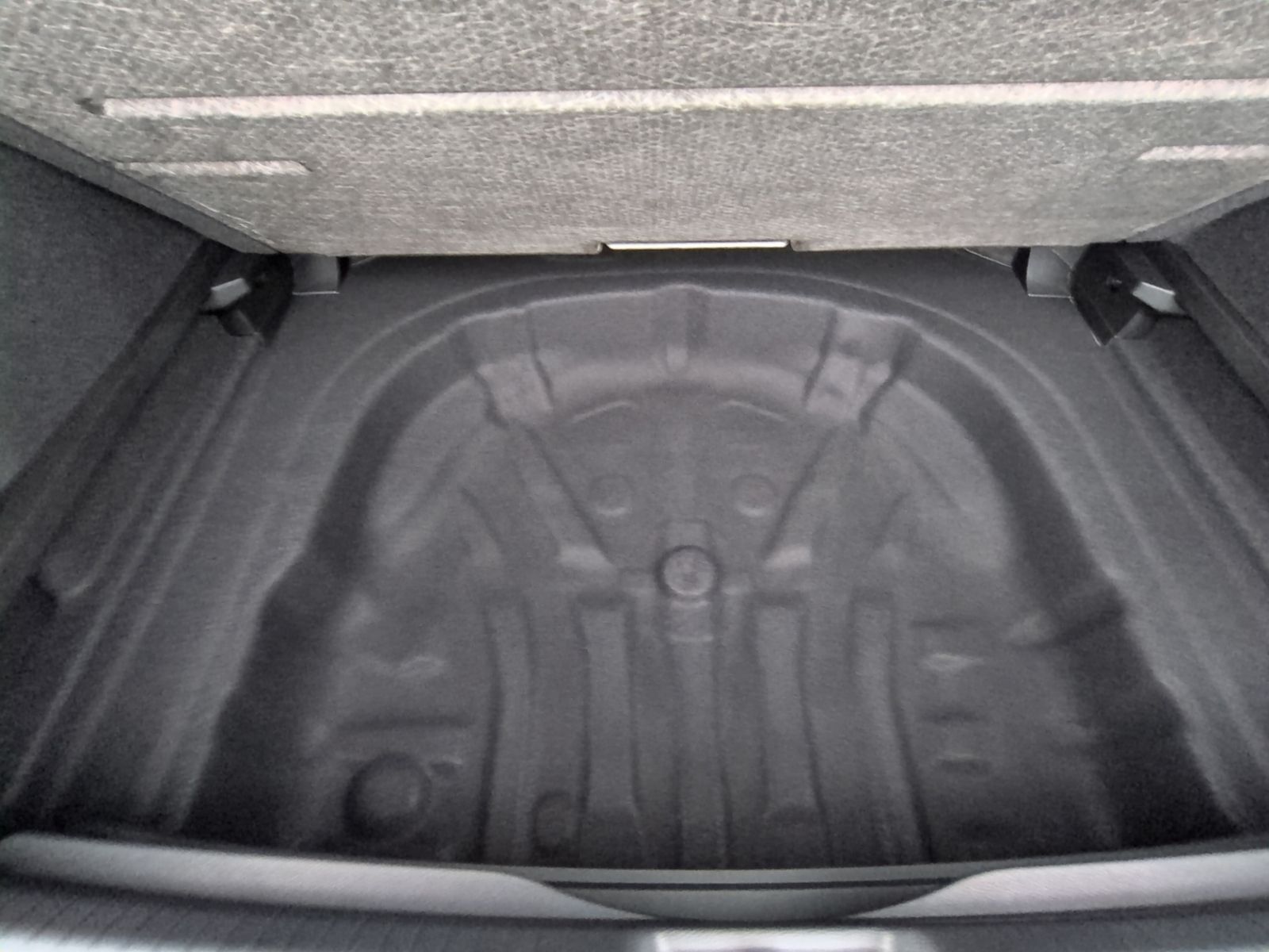 Golf VIII 1.5 eTSI DSG Goal LED+PANO+AHK