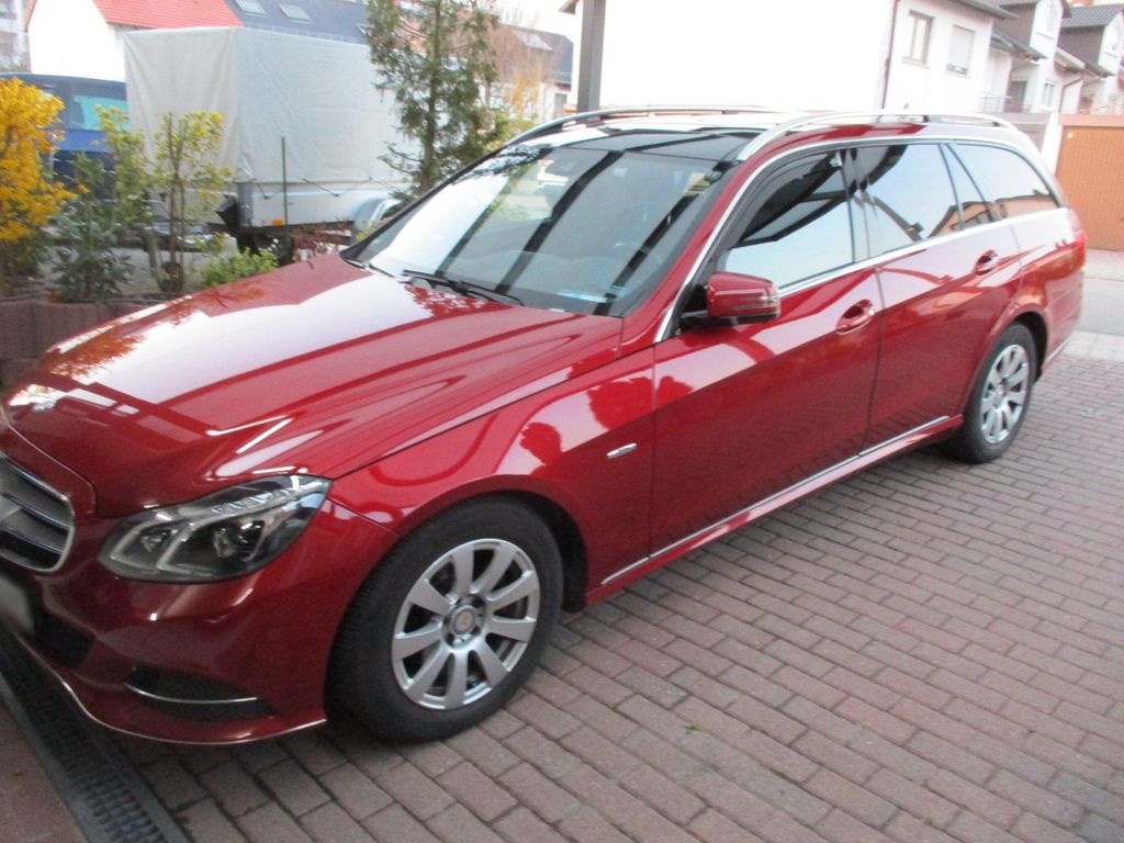 Image of Mercedes-Benz E 200