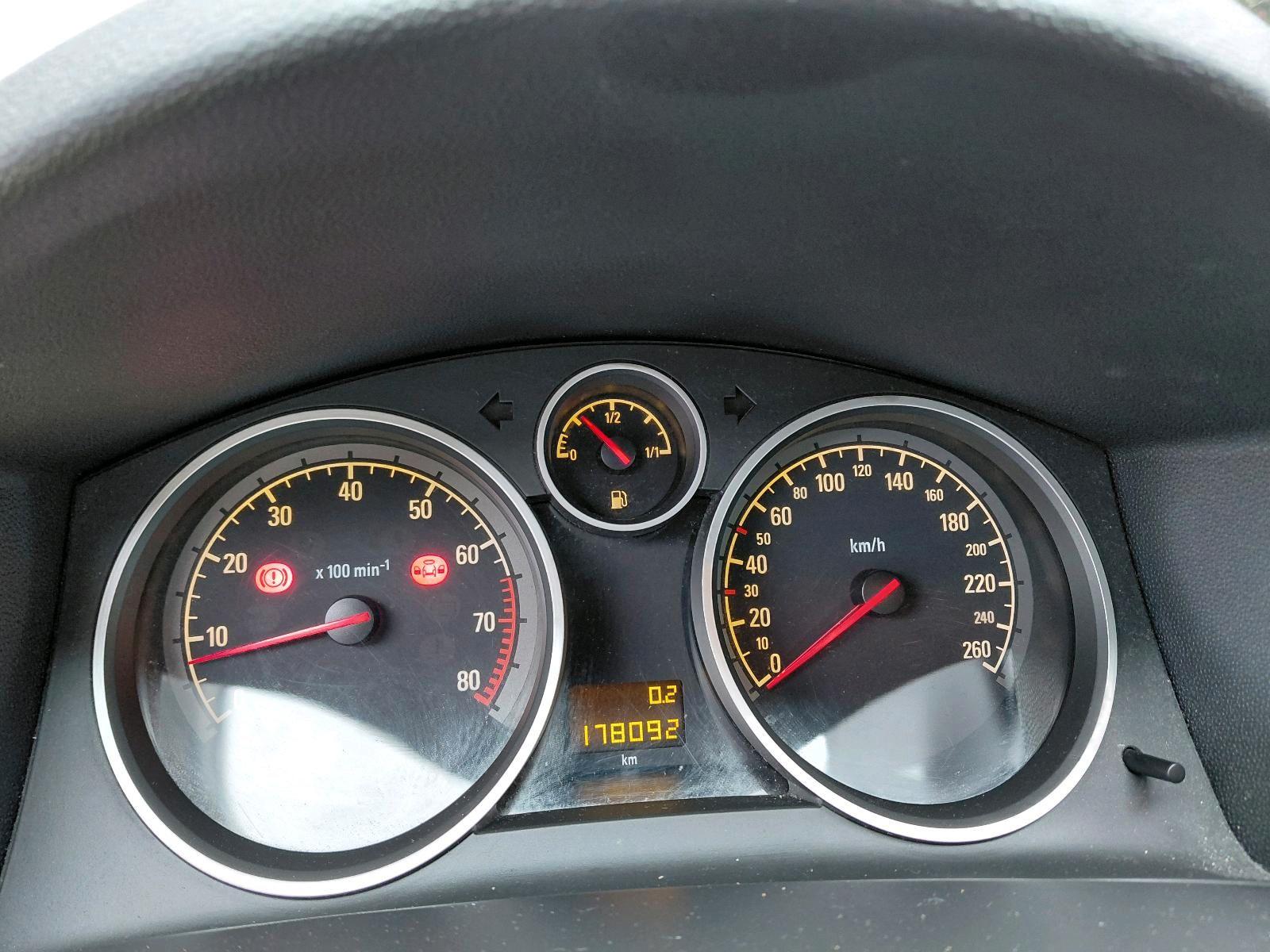 Opel Astra 2005 — photo 9