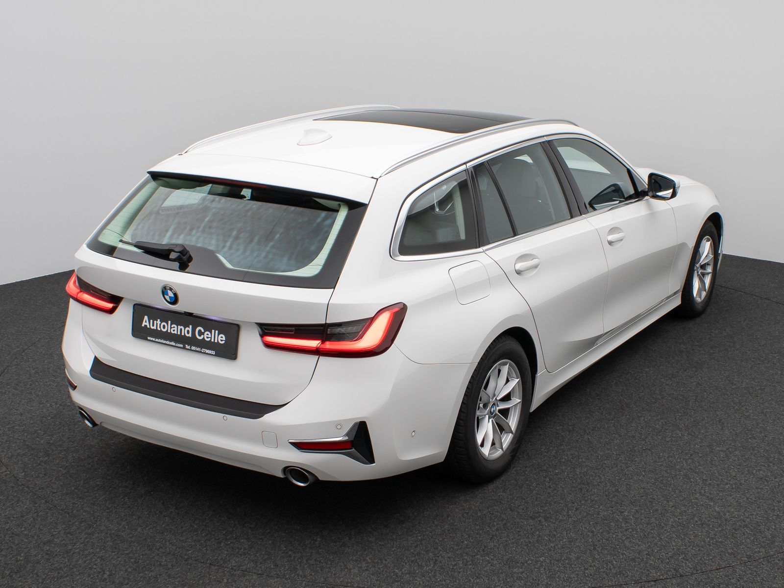 Fahrzeugabbildung BMW 320d  Luxury Line Panorama Kamera DAB AHK Alarm