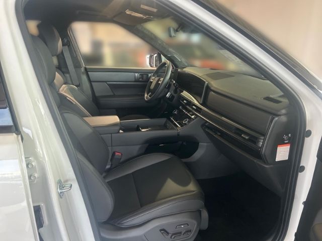 Fahrzeugabbildung Hyundai SANTA FE PHEV (MY25) 1.6 T-GDI 4WD BLACKLINE 7-S