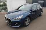Hyundai i30 cw Passion*SHZ*MFL*GRA*CAM*TOUCH*LRHZ*BC*PDC - Hyundai i30: Blau, Cw