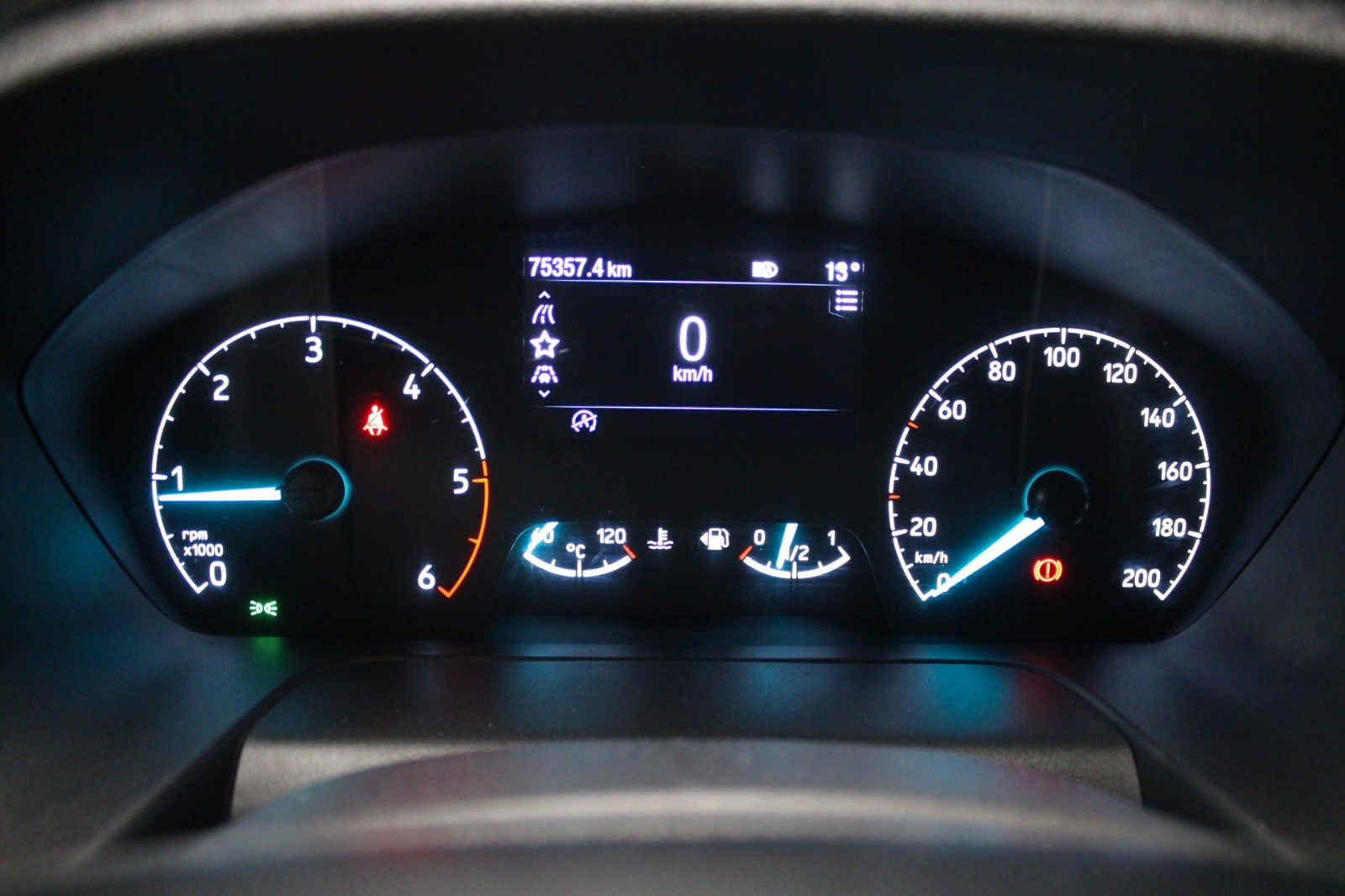 Fahrzeugabbildung Ford Transit Custom TREND KLIMA AHK Dachträger