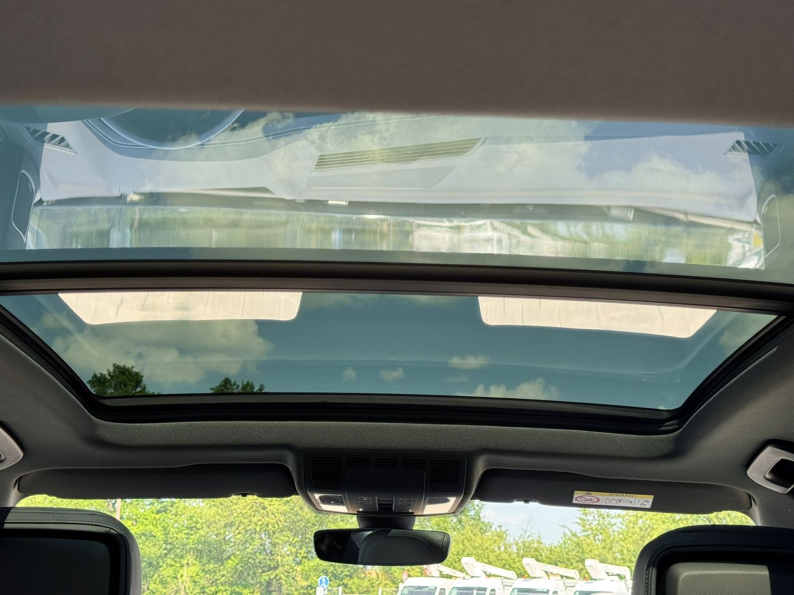 Fahrzeugabbildung Volkswagen Touareg 3.0TDI 4M R-Line VOLL Black 22" UPE 114T