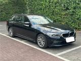 BMW 540i xDrive Touring Individual Azuritschwarz