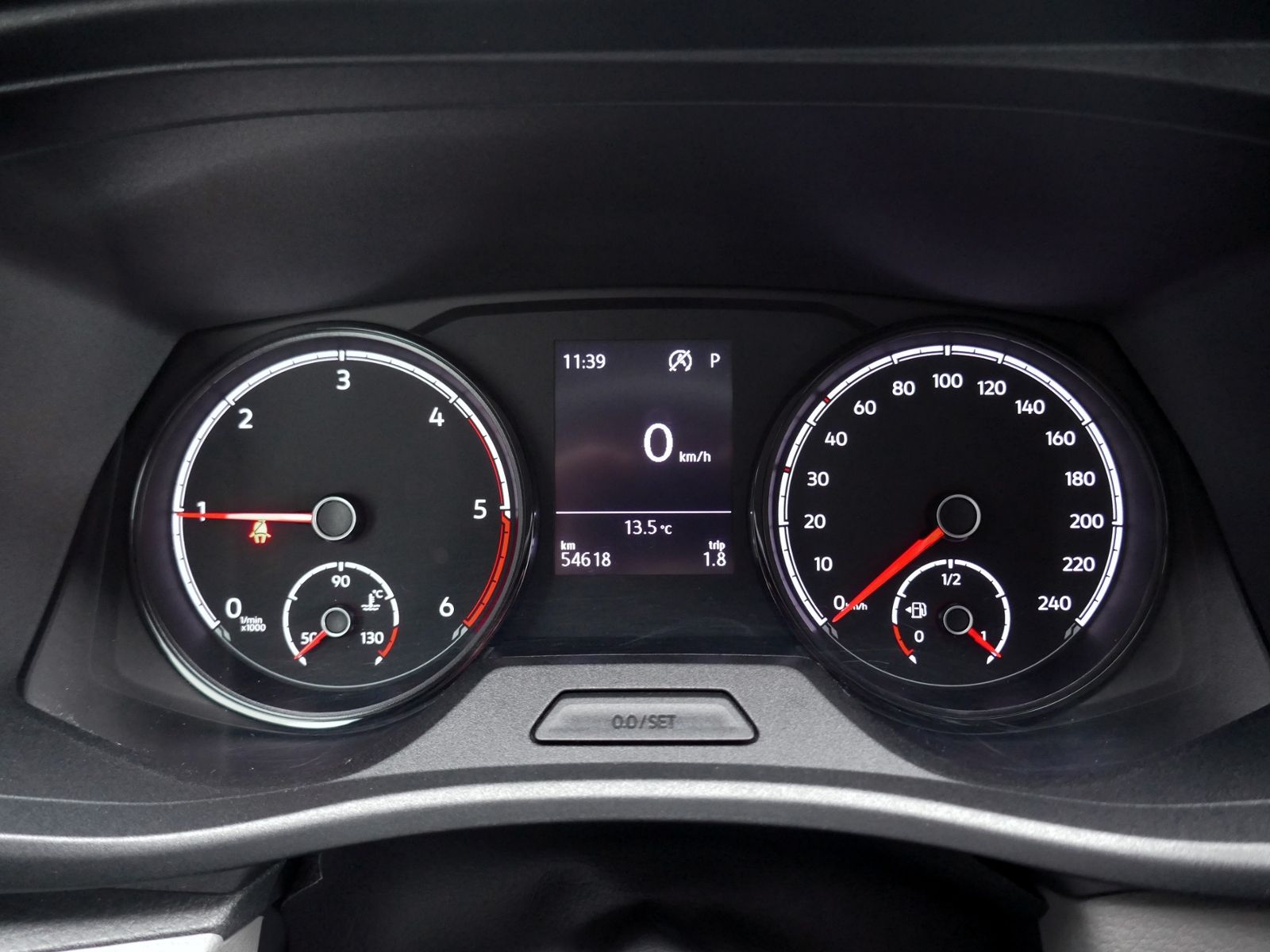 Fahrzeugabbildung Volkswagen T6.1 Transporter Kombi 2.0 DSG | PDC AHK GRA App