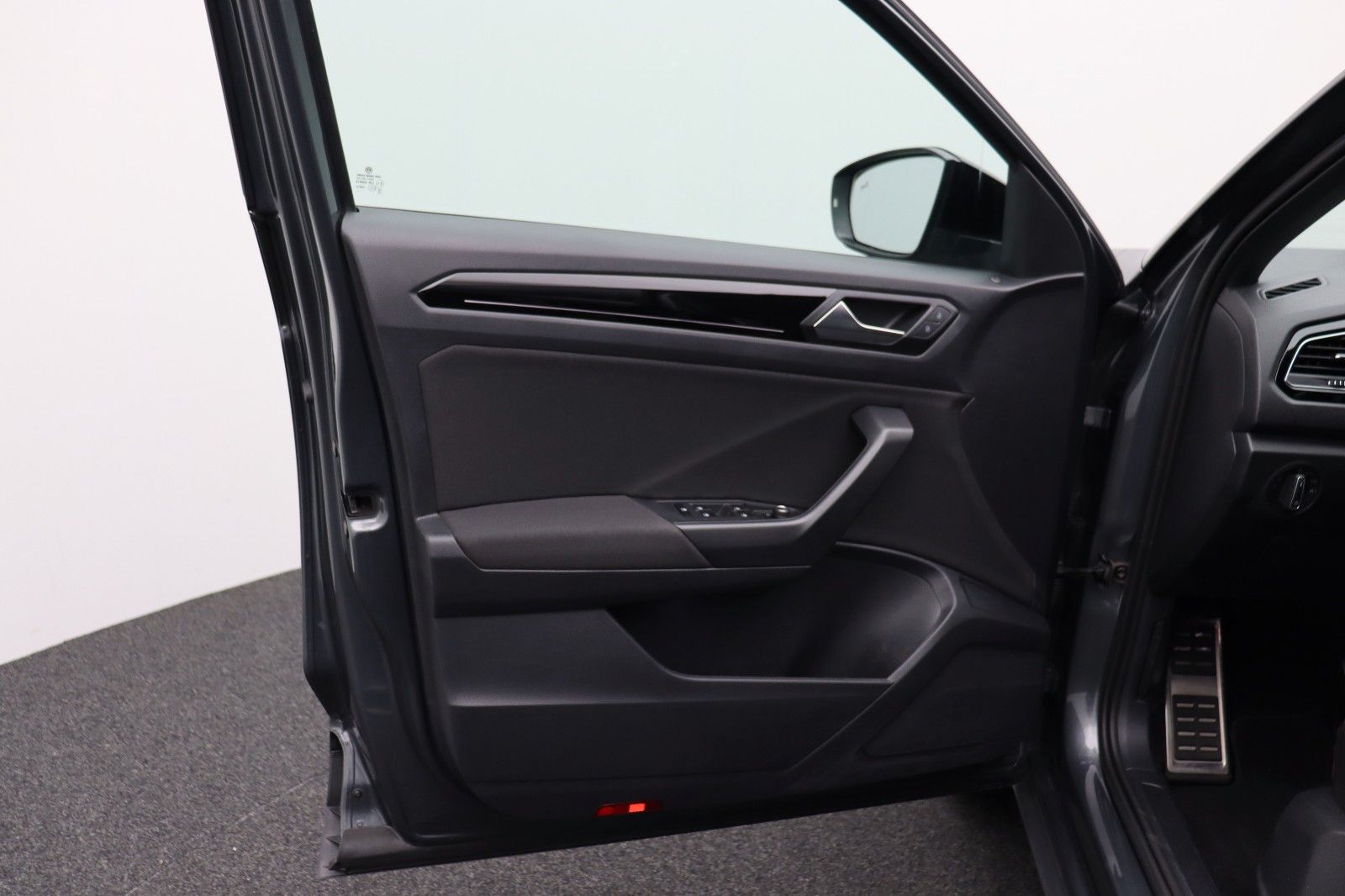 Fahrzeugabbildung Volkswagen T-Roc Sport Kamera LED Black Style Paket "beats"