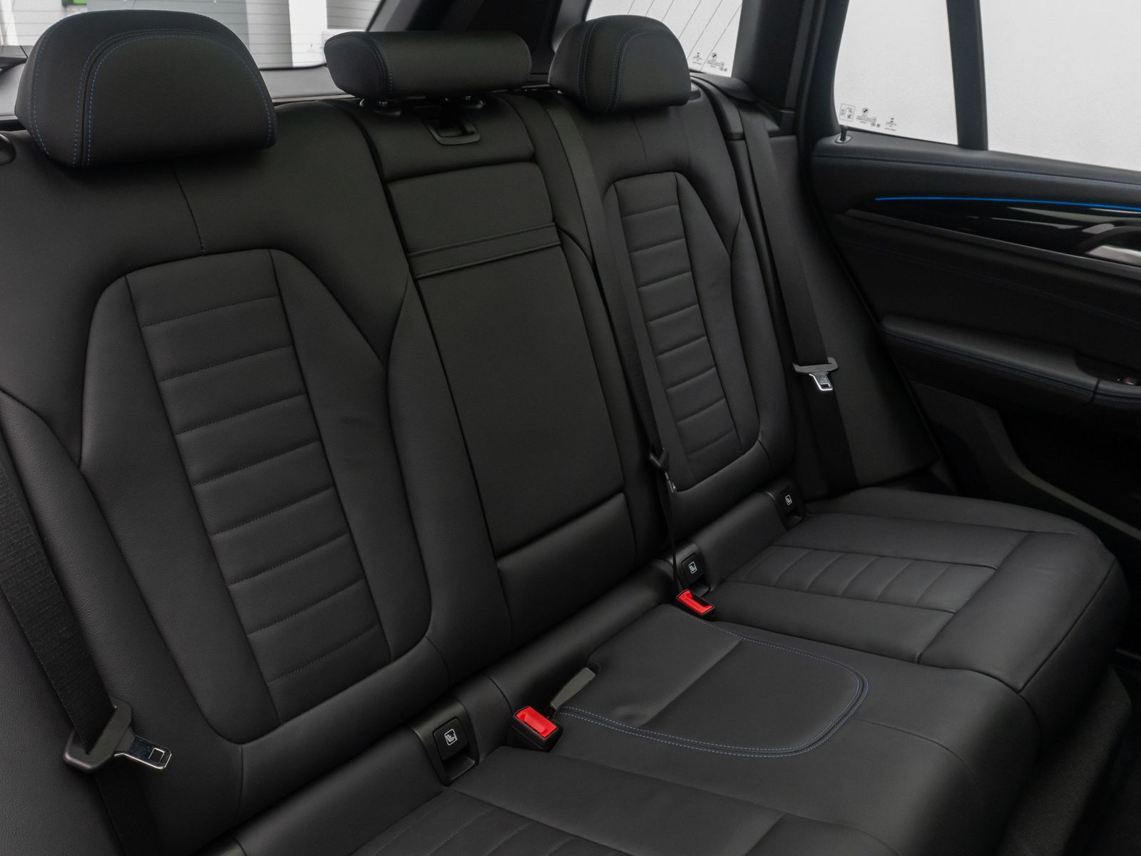 Fahrzeugabbildung BMW iX3 IMPRESSIVE DAB HUD Laser ACC 360&deg;Panoram 20"