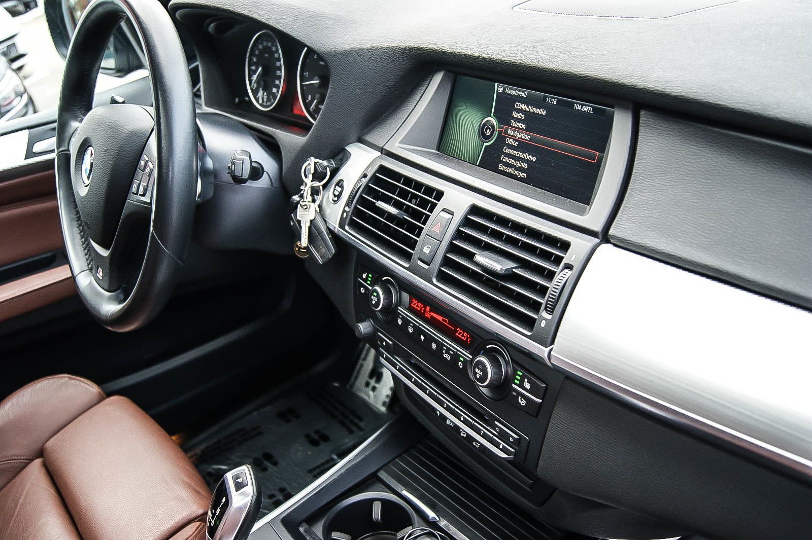 Fahrzeugabbildung BMW X5 xDrive 30d M-SPORTPAKET HEADUP PANORAMA SOFT