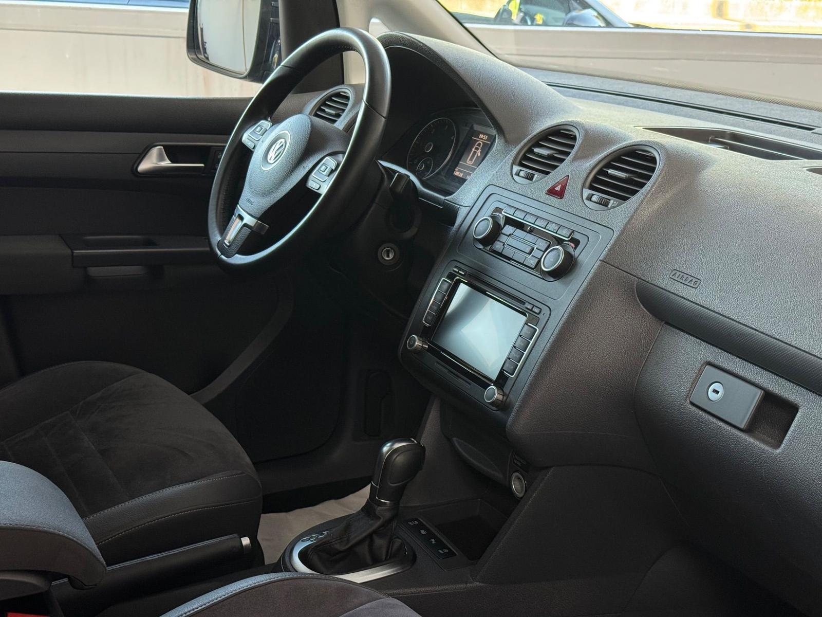 Volkswagen Caddy Maxi DSG Highline Rollstuhlgerecht-Rampe