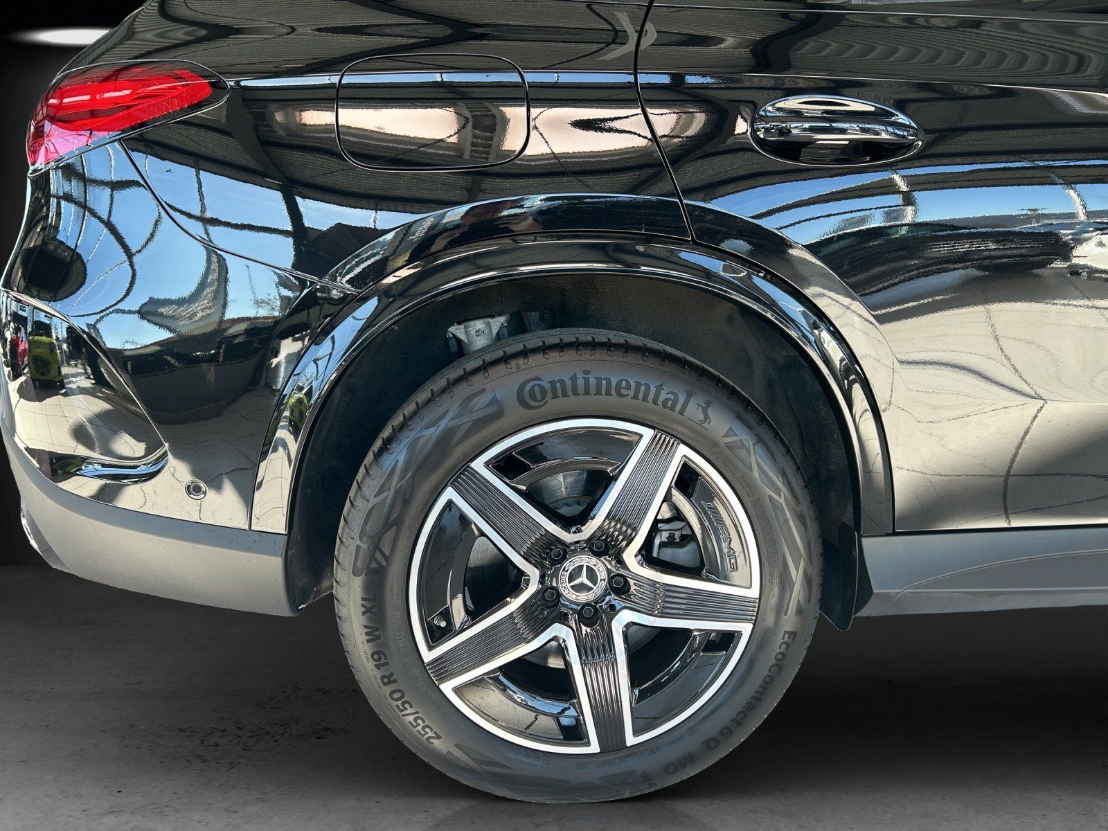 Fahrzeugabbildung Mercedes-Benz GLC400e 4M AMG Advanced DISTRO DigiLED el.Heckkl