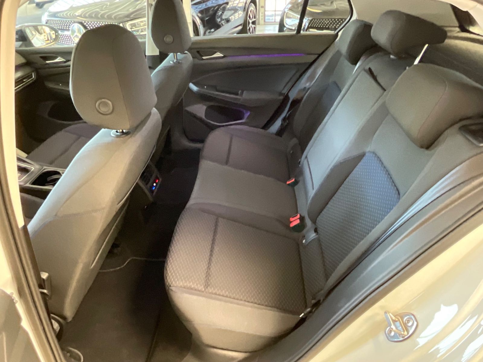 Fahrzeugabbildung Volkswagen Golf VIII Lim. United eTSI