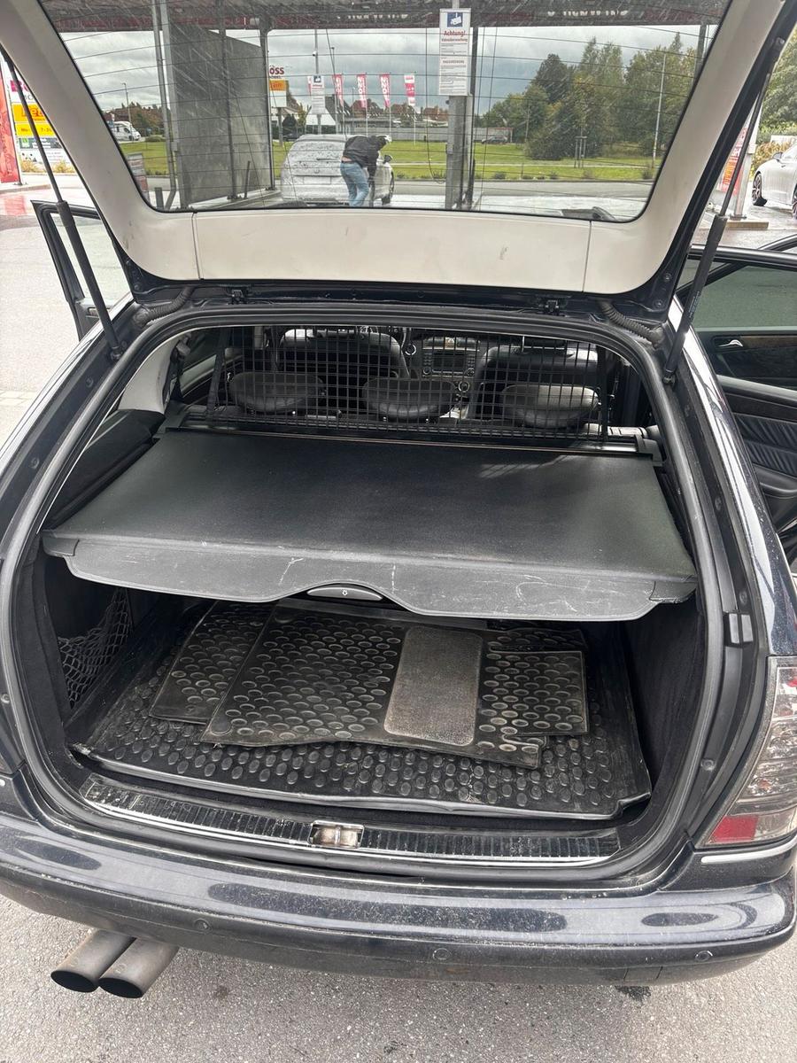 Mercedes-Benz C320 2005 — photo 12