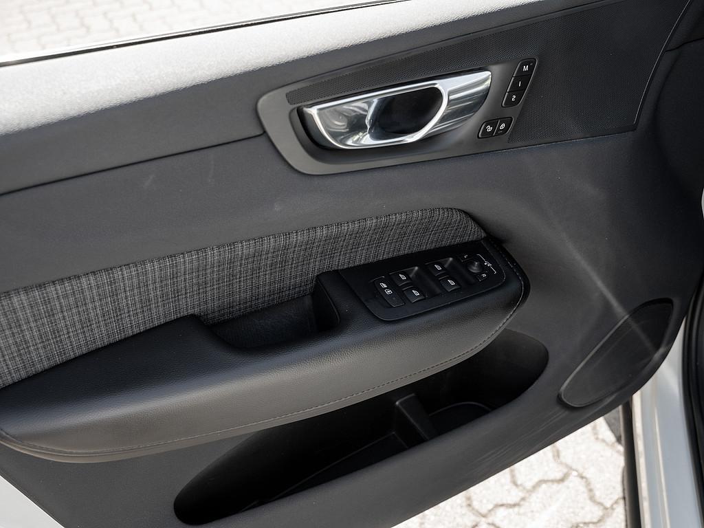Volvo XC60 B4 Momentum Pro, миниатюра 23