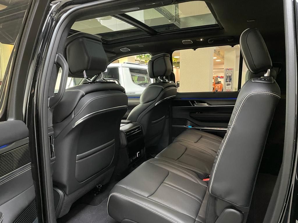 Fahrzeugabbildung Jeep VFW GRAND WAGONEER OBSIDIAN 6.4L V-8  SOFORT!
