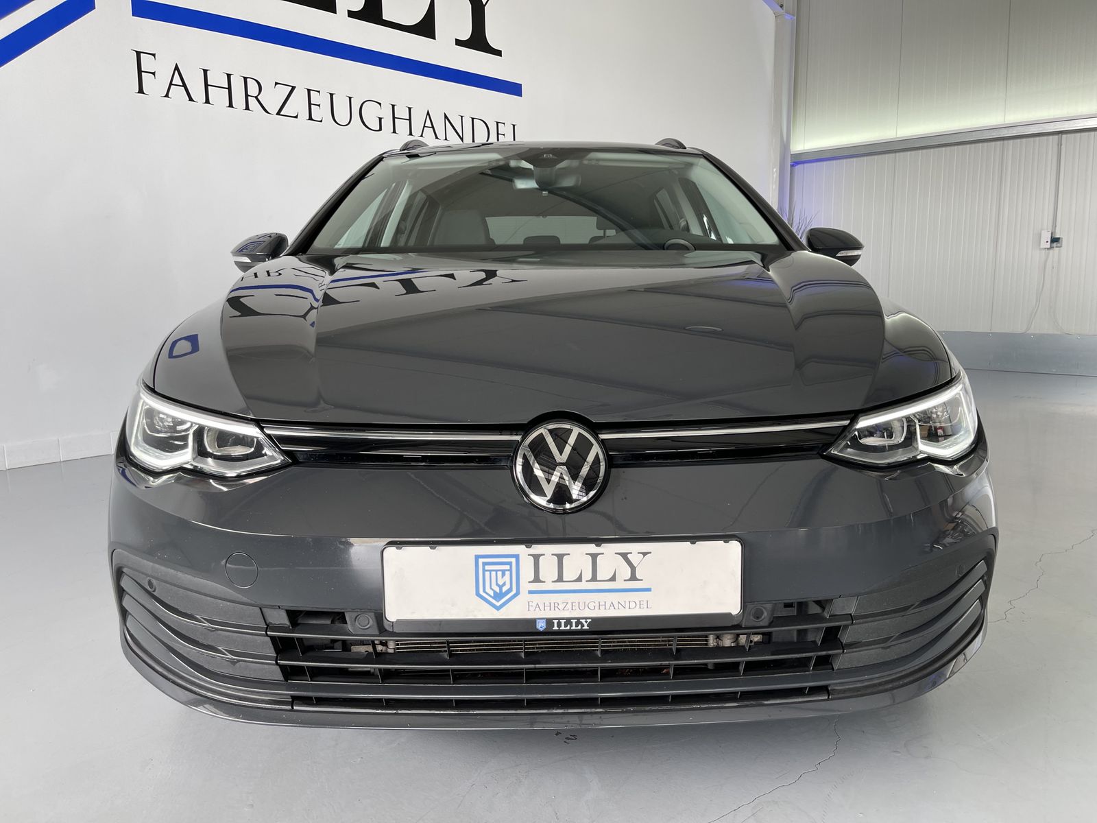 Fahrzeugabbildung Volkswagen Golf Life 2.0 TDI*LED-Plus*AHK*Cam*STHZ*
