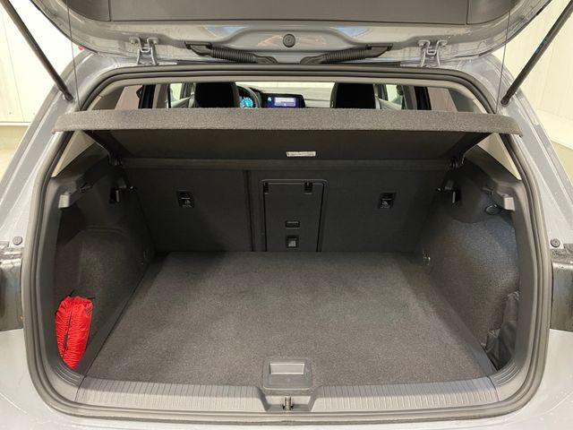 Golf VIII Life 1.0 eTSI DSG RFK NAVI ACC SHZ