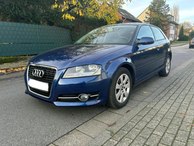 Audi A 3   1.6 TDi Gepflegt-Sitzheizung-Kl...