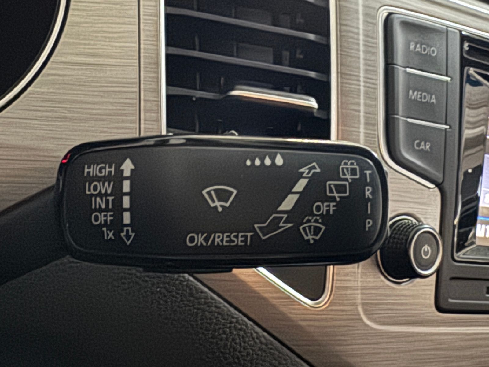 Fahrzeugabbildung Volkswagen Golf 7 TSI SPORTSVAN COMFORTLINE MEDIA PAKET 1.H