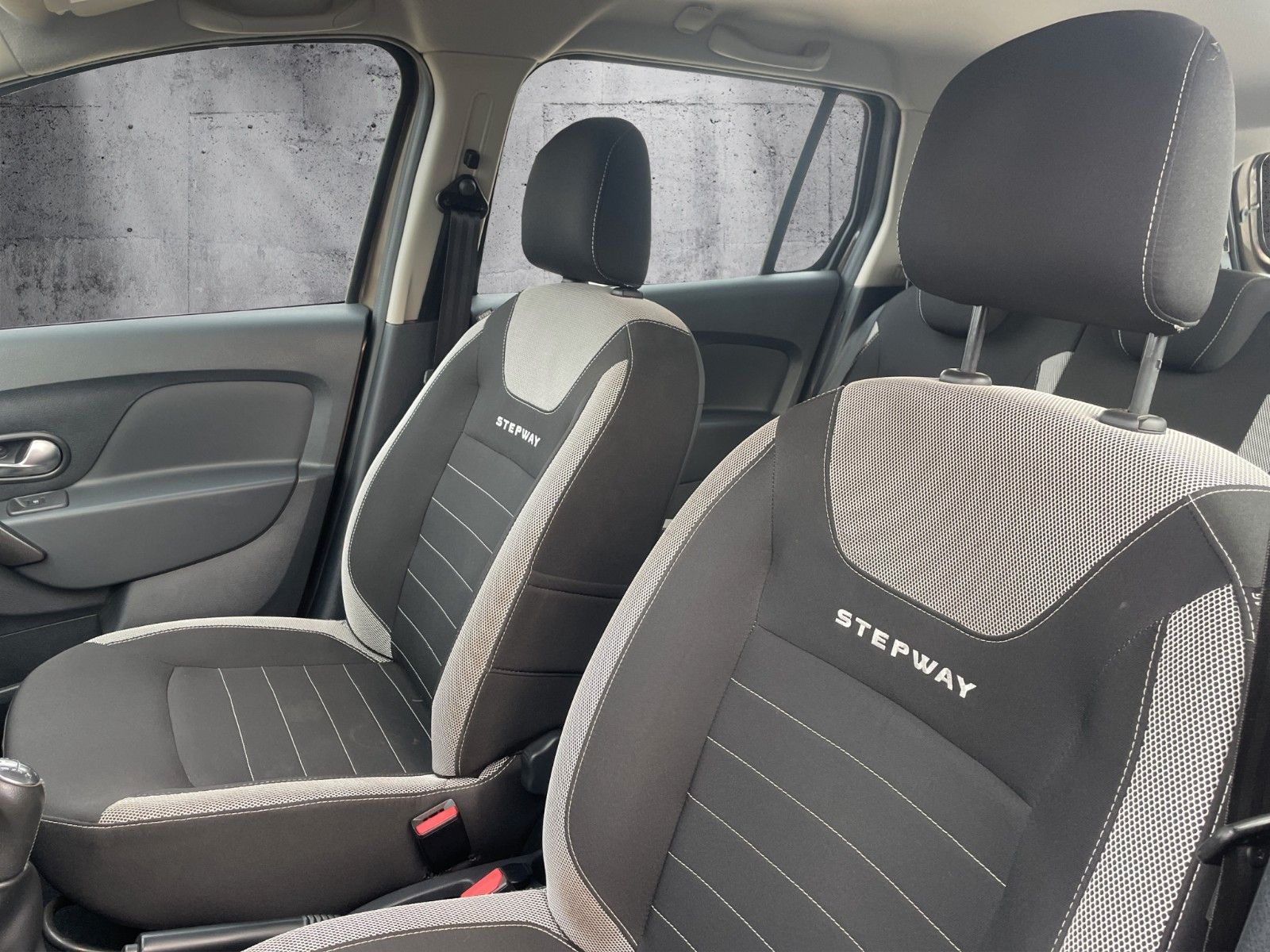 Fahrzeugabbildung Dacia Logan MCV II Kombi Stepway