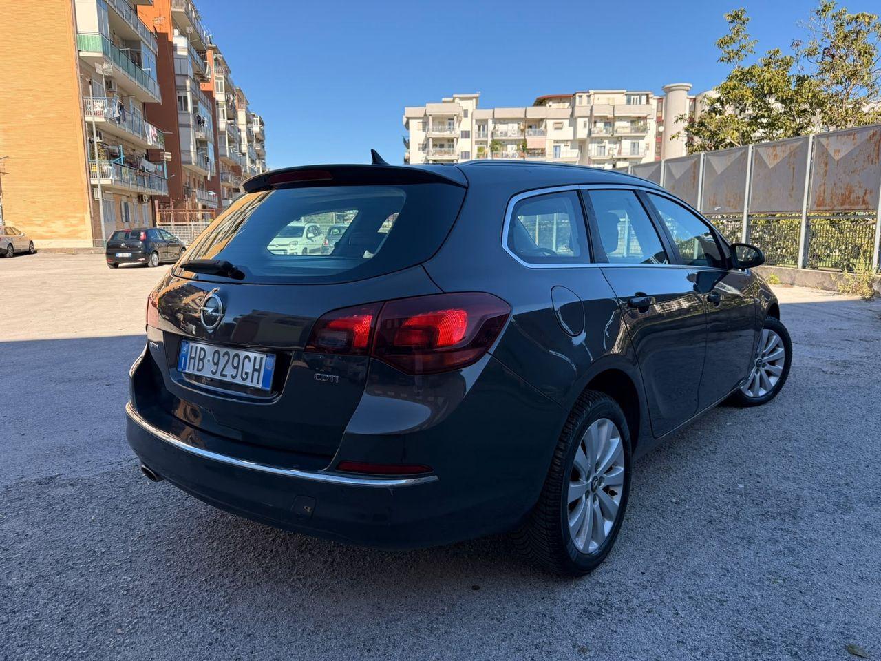 Opel Astra 2013 — photo 6