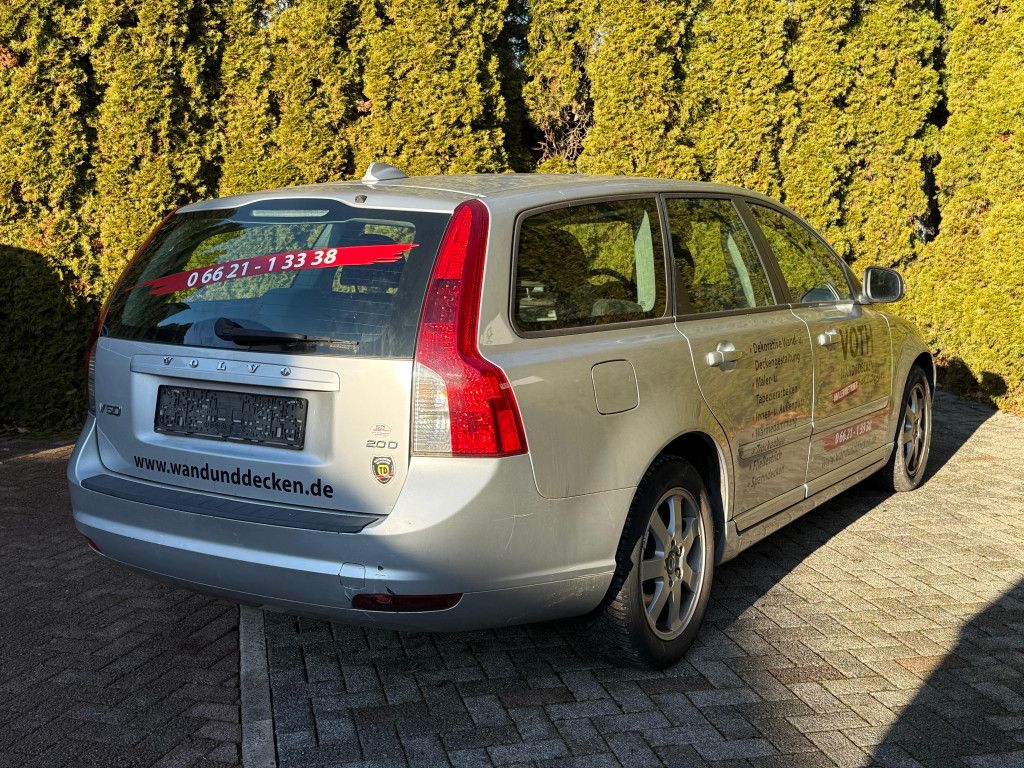 Fahrzeugabbildung Volvo V50 2.0D Aut. Momentum TEMP+KLIMA+MFL+T-LEDER