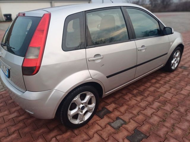 Ford Fiesta 1.2 16V 5p. Ghia