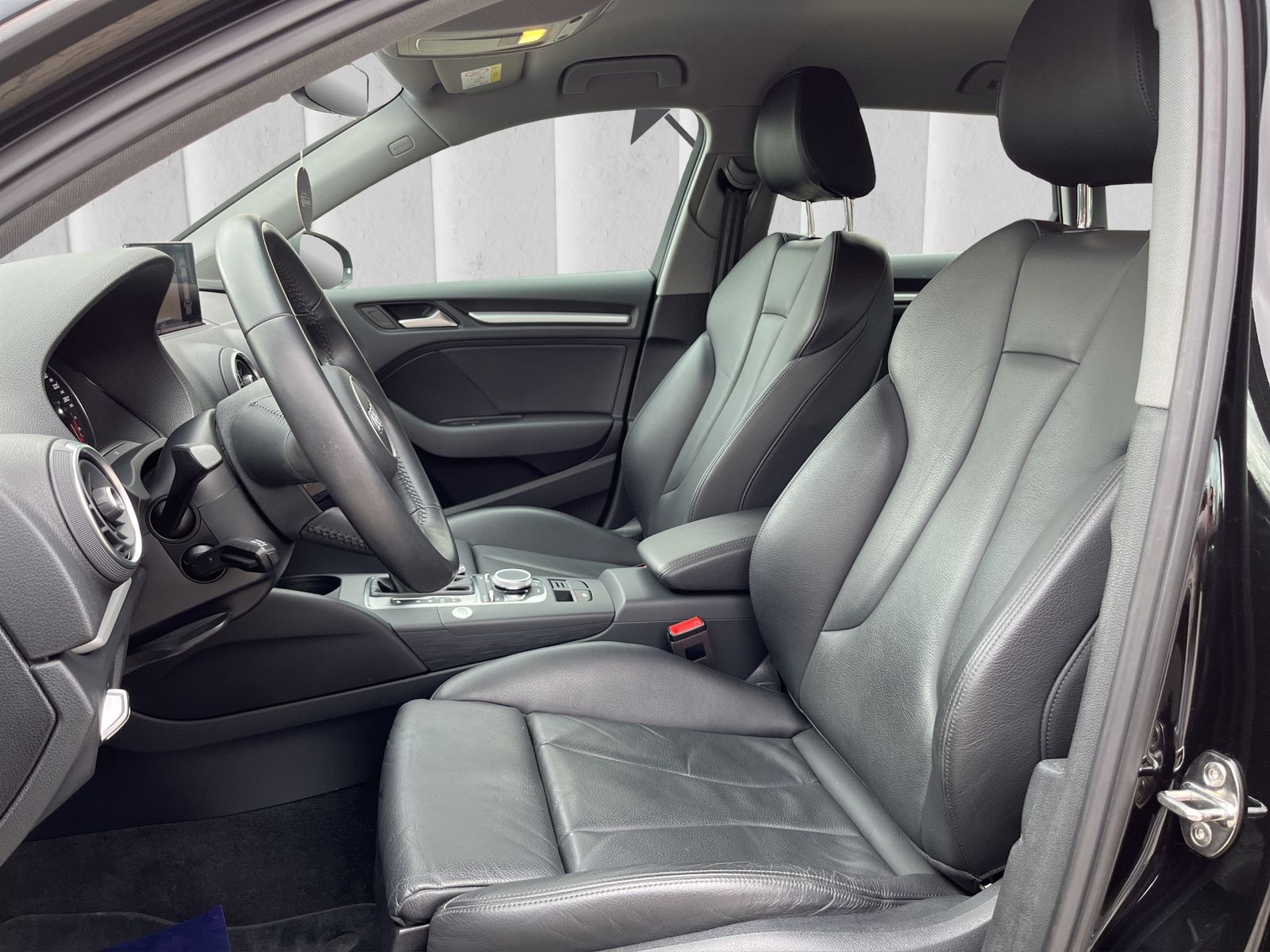 Fahrzeugabbildung Audi A3 *Sportback*35 TFSI*SHZ*NAVI*Kamera*PDC*Xenon*