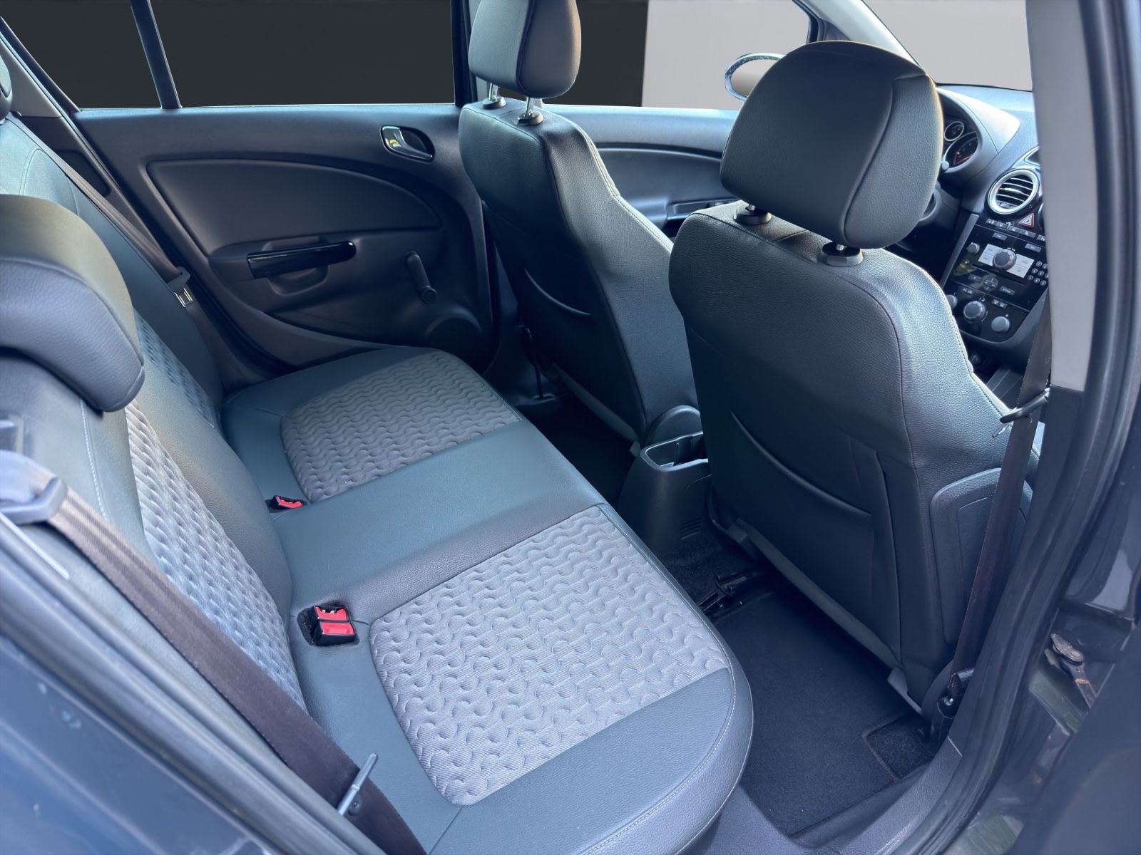 Fahrzeugabbildung Opel Corsa D Innovation*2.Hand*Sitzheiz*Tempom*