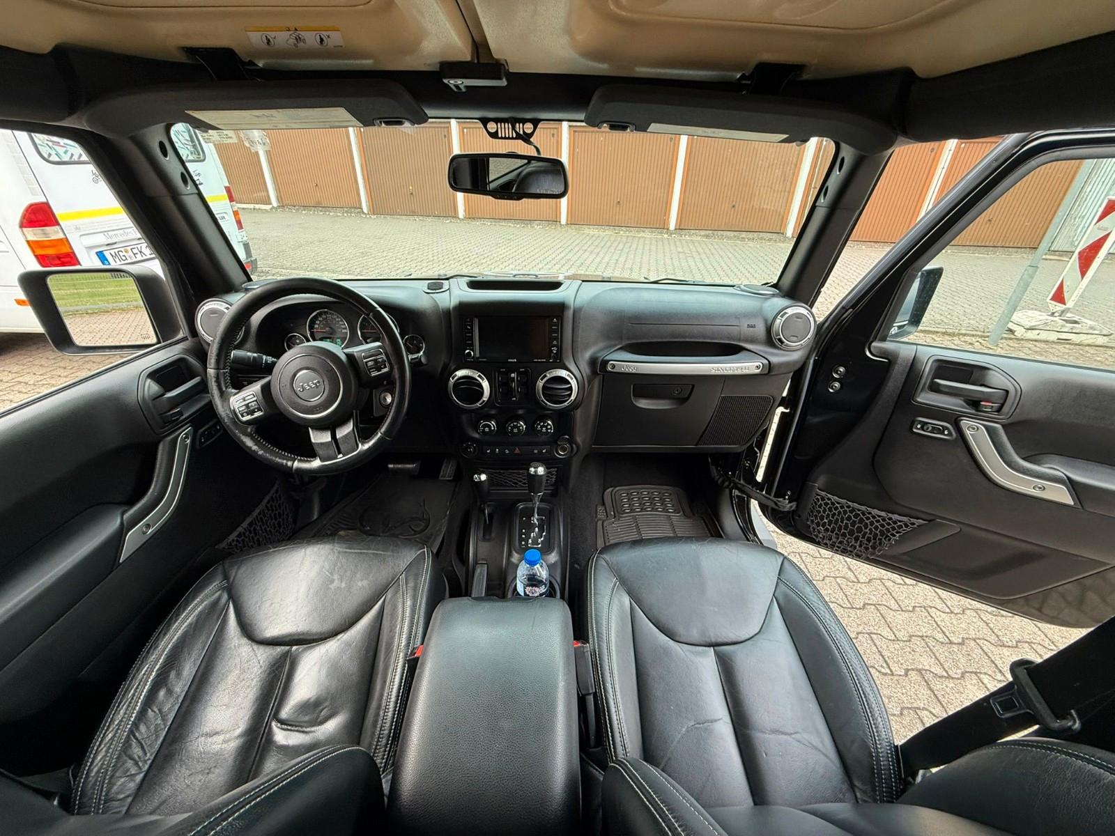 Jeep Wrangler Unlimited Rubicon 3.6 V6 284ch 4x4 - 2 ème main - Carnet entretien - Alpine - Attelage - Non fumeur