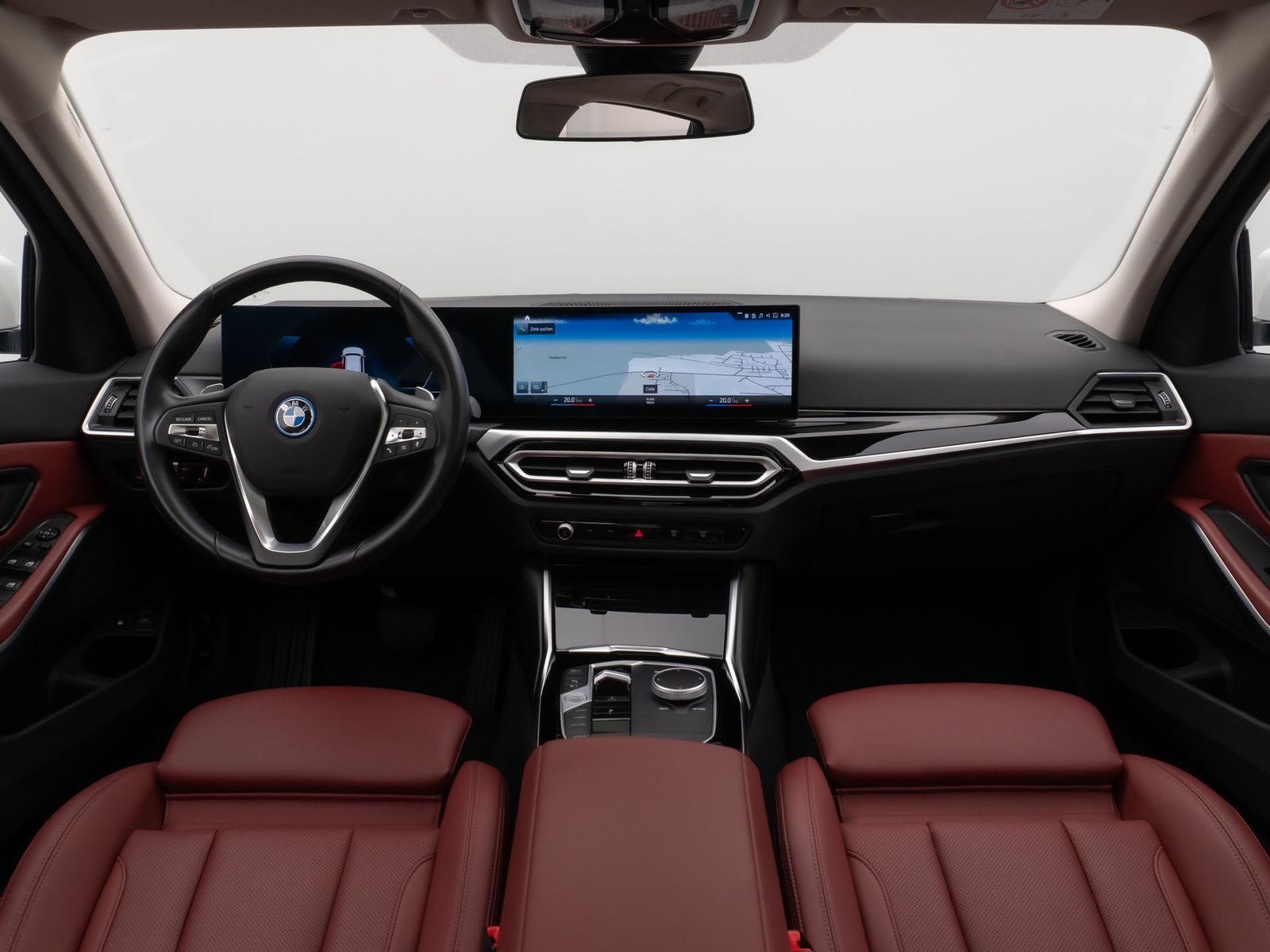Fahrzeugabbildung BMW 330e xD Panorama DAB CockPit+ Widscr Sport Leder