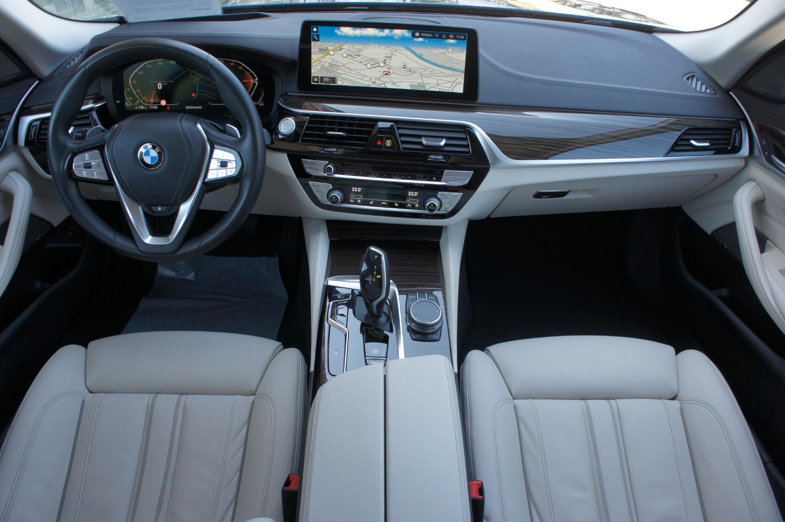 BMW 520d Limousine xDrive Luxury-Line *STANDHZG*