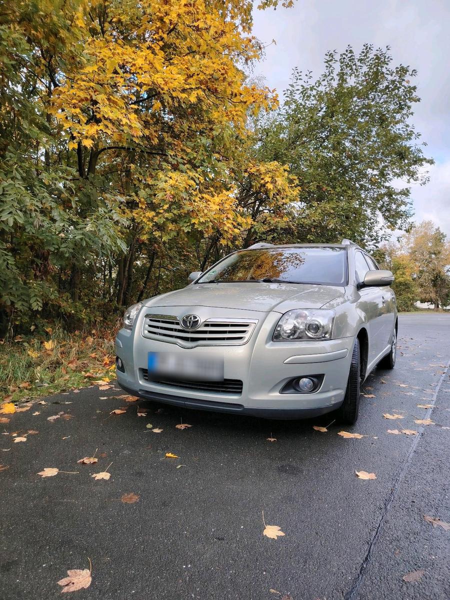 Toyota Avensis 2006 — engine 140 HP (103kW)