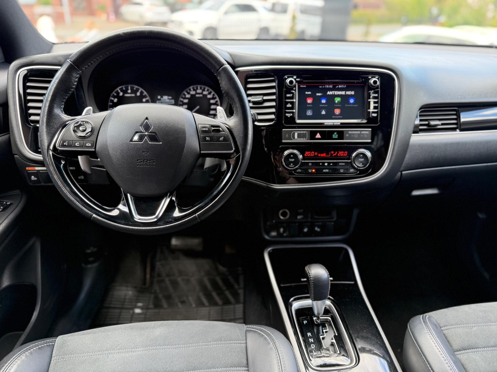 Mitsubishi Outlander 2.0CVT Active+ I LED I KAM I AHK