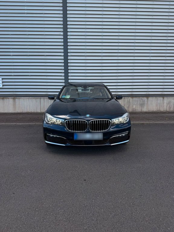 Image of BMW 730