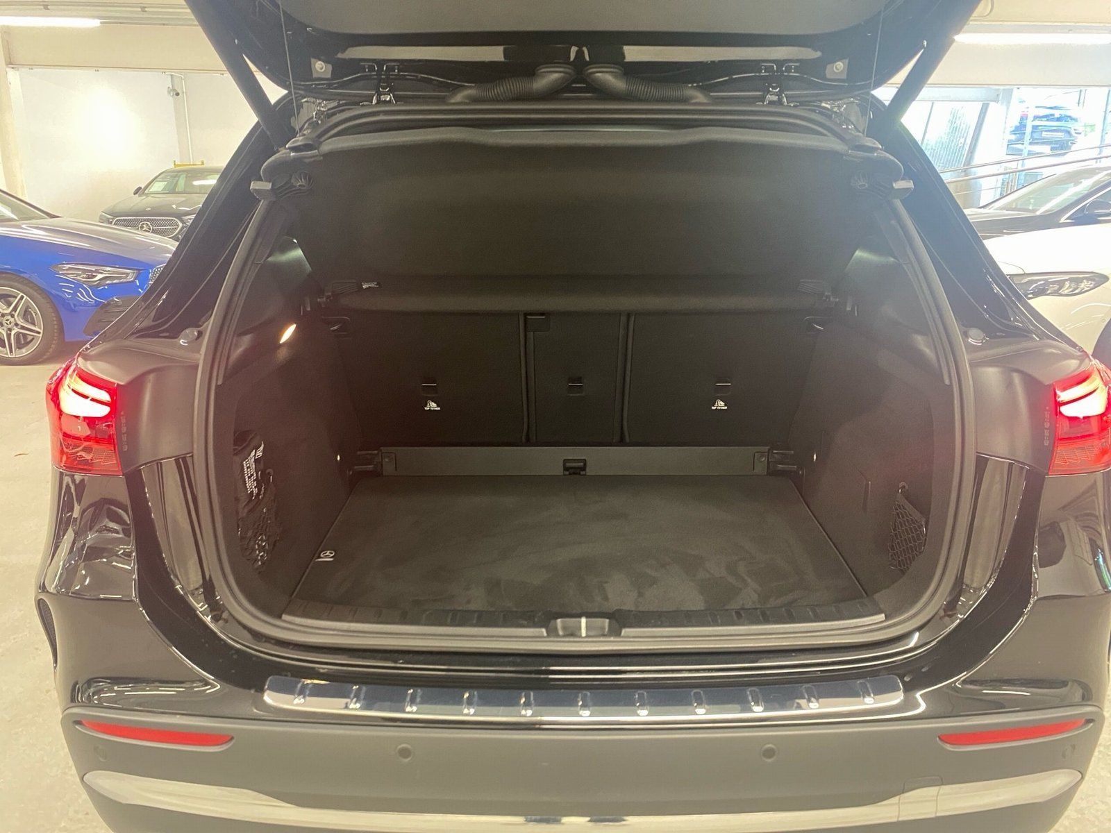 Fahrzeugabbildung Mercedes-Benz GLA 200 AMG Plus*AHK*360**HUD*Pano*MuBeam*Memory