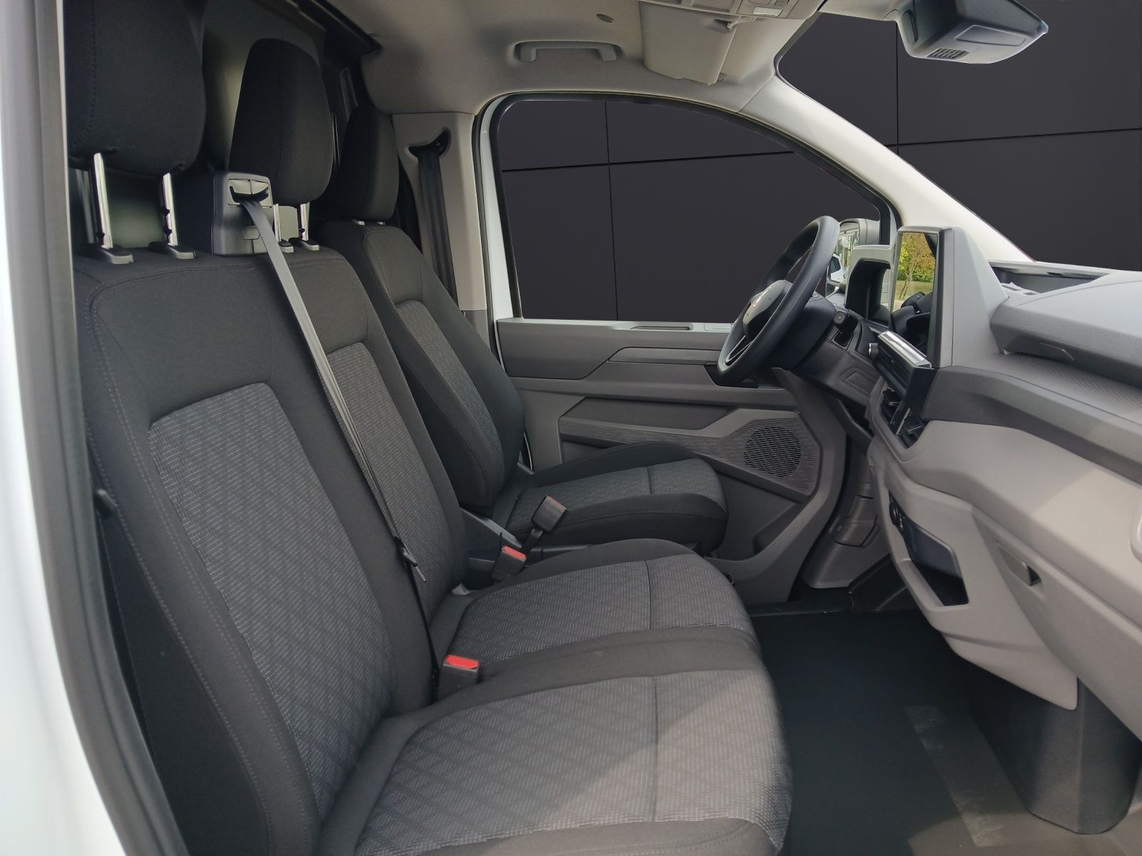 Fahrzeugabbildung Volkswagen T7 e-Transporter Kasten BEV 100 kW LR AHK, REAR