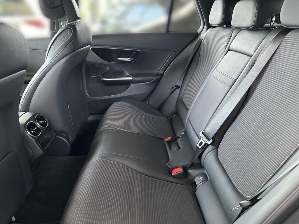 Fahrzeugabbildung Mercedes-Benz C 180 T Avantg. Totwi. Navi LED SHZ Memo Ambie.