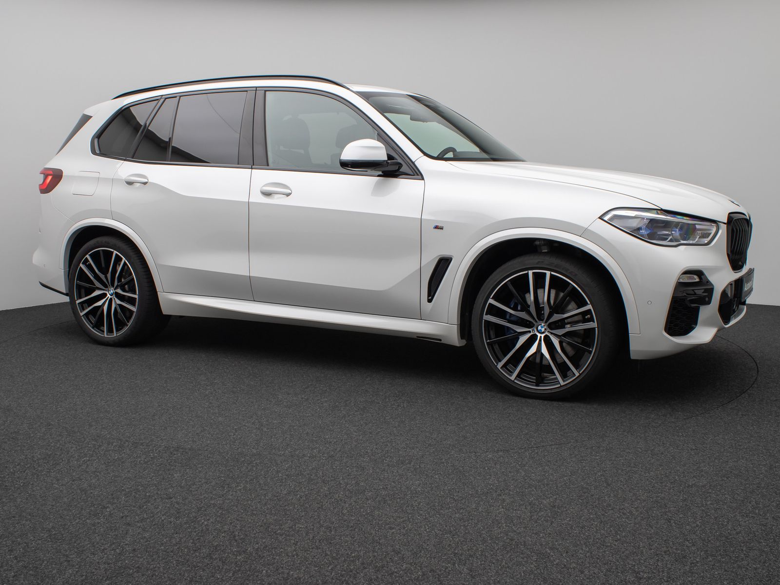 Fahrzeugabbildung BMW X5 M50d Panoram Laser 360°HUD H/K SoftCl AHK 22"