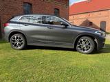 BMW X2 sDrive 18i Advantage Paket Plus   - BMW X2 von privat
