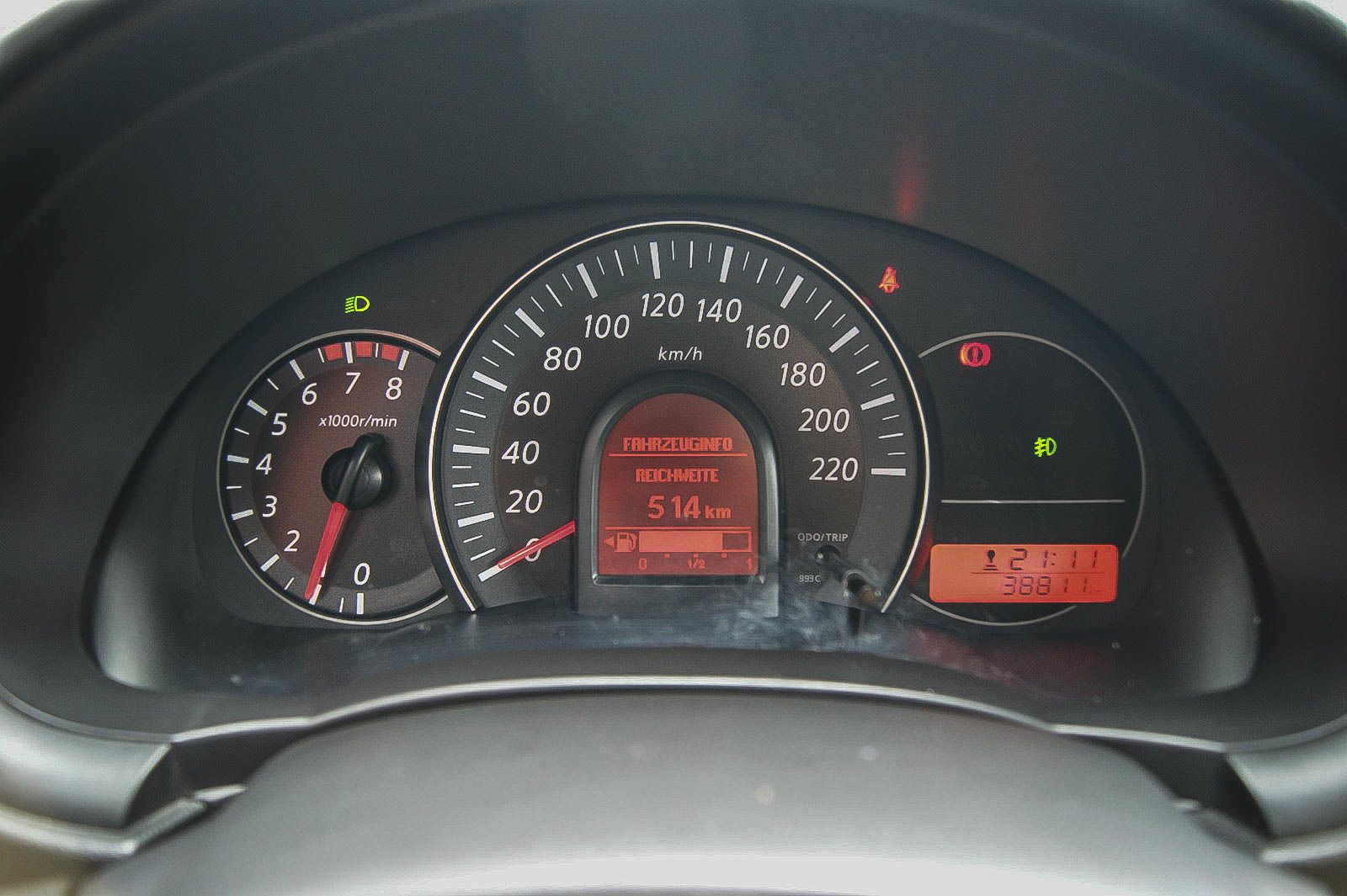 Fahrzeugabbildung Nissan Micra K13 N-Tec 1.2i NAVI SIHZG PDC TEMPOMAT BLT