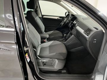 Volkswagen Tiguan - 12