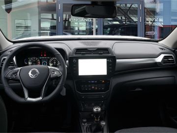 KGM Tivoli ESSENTIAL 1.5 MT NaviCarPlayRFKDABSHZ