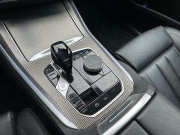 Fahrzeugabbildung BMW X5 30d xDrive M-Paket*Head-Up*HarmanKardon*ACC*